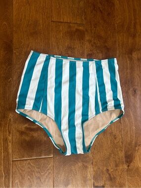 Kortni Jeane swim bottoms XS